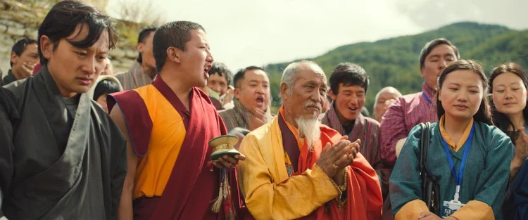 僧侣和枪 剧照